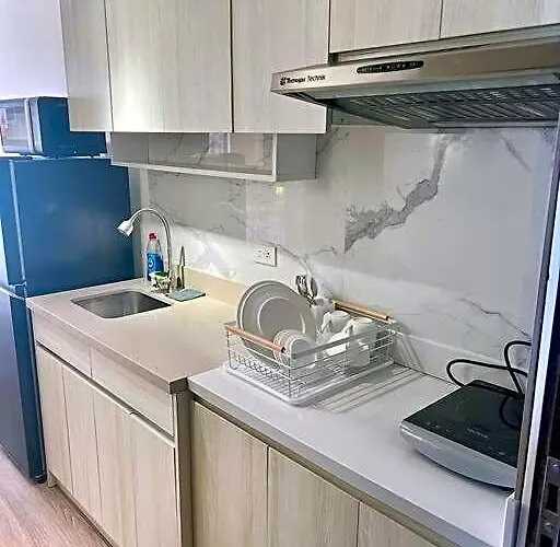 Cebusurestay - The Median 3* Cebu