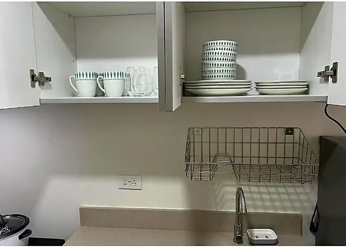 Cebusurestay - The Median Hotel