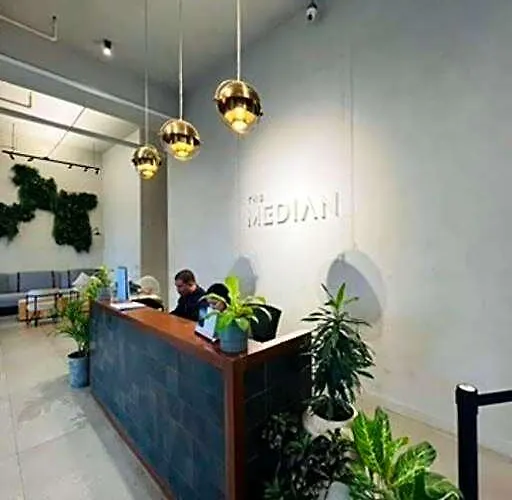 Cebusurestay - The Median 3*