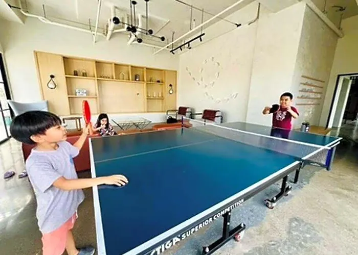 Cebusurestay - The Median 3*
